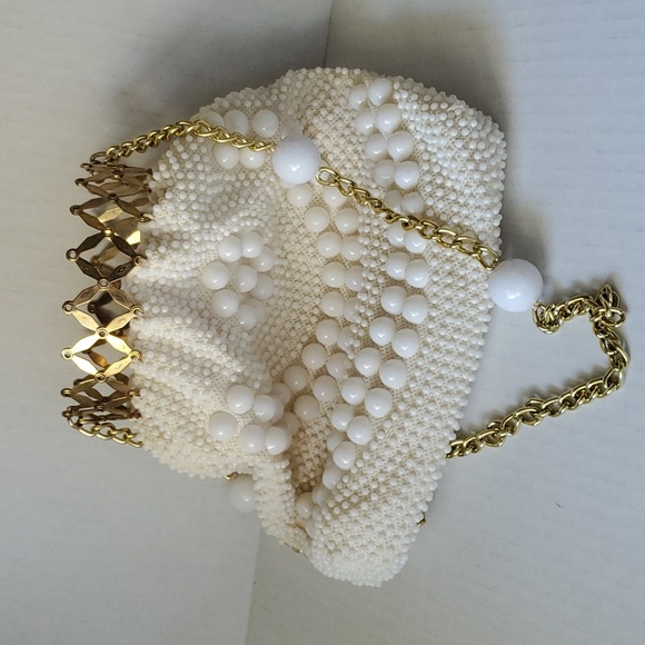Hand Bag Faux Pearls Clutch Mini Bag in Cream - Picture 7 of 17